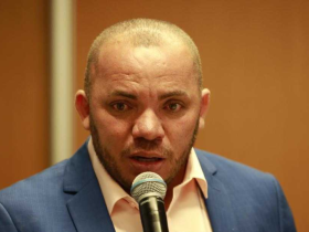 Após apoiar ACM Neto em 2022, prefeito de Santa Cruz Cabrália fecha com governador Jerônimo 24 4