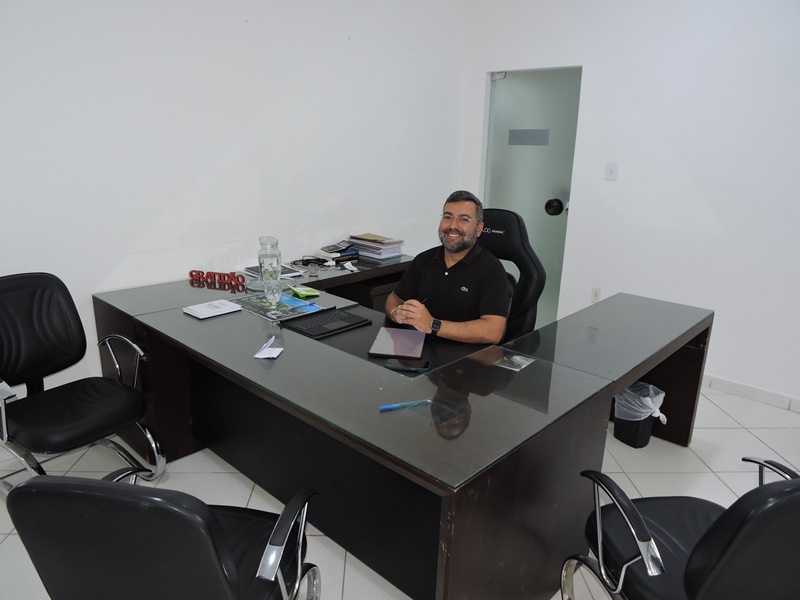 PREFEITO ISAN BOTELHO FALA SOBRE INÍCIO DE GESTÃO E DESAFIOS DO MANDATO EM ENTREVISTA AO SITE ITAPEBIACONTECE 1 DSCN0287