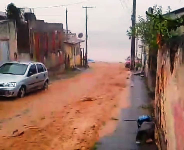 Moradores desabrigados e alagamentos: Itapebi deve decretar emergência por causa das fortes chuvas 1 Imagem do WhatsApp de 2025 01 12 as 09.54.14 3bca02b7 1