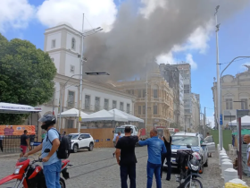 Incêndio atinge Câmara Municipal de Salvador nesta segunda 30 1 52
