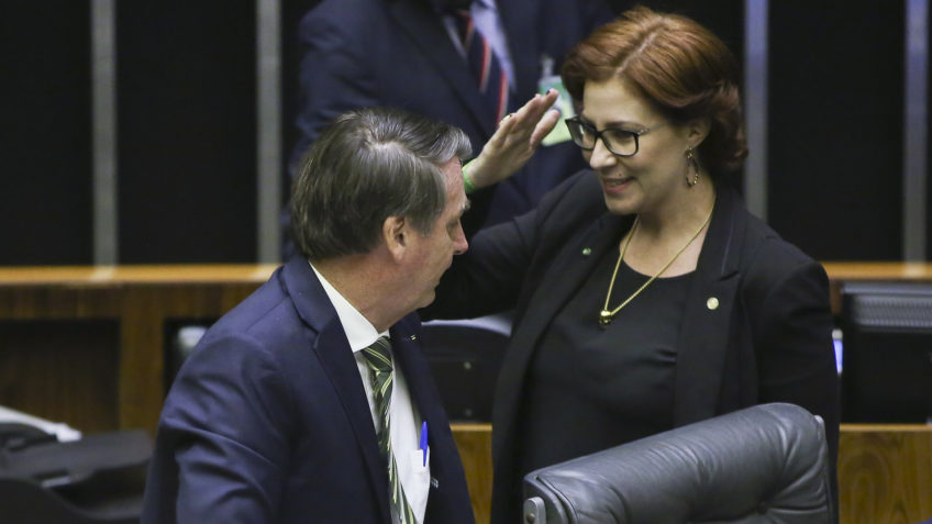 Bolsonaro repreende Carla Zambelli em reunião do PL, diz coluna 1 2