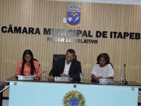 Câmara de Itapebi aprova dois projetos de lei e recebe três indicações em sessão ordinária 24 DSCN0171