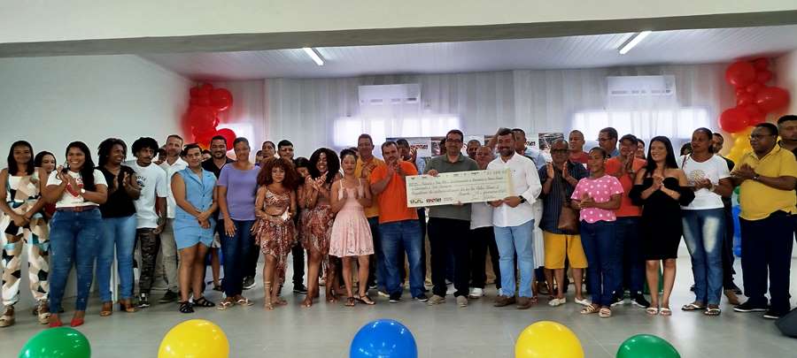 Prefeito de Itapebi Isan Botelho entrega 40 Títulos de Propriedade Celebra Conquista Histórica e tem 27 contemplados pela Lei Aldir Blanc 1 Imagem do WhatsApp de 2025 02 18 as 12.18.03 8284f512 cultura