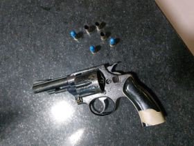 Polícia Militar Recupera Moto Roubada, Apreende Arma e Resgata Vítimas de Sequestro em Itapebi 30 Revolver e balas
