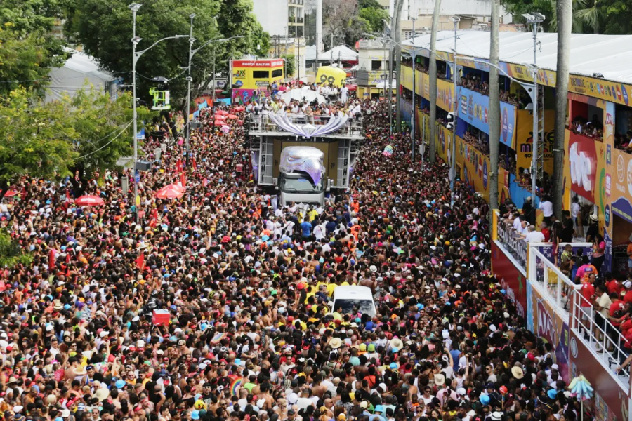 Carnaval de Salvador entra no Guinness por maior trio elétrico do mundo 1 1 4