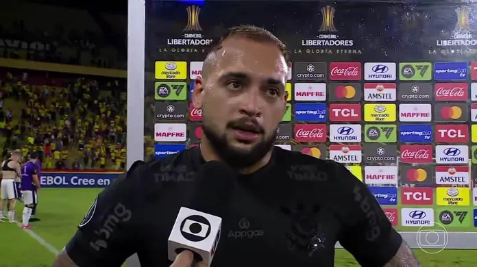 “Vergonha”, diz Maycon sobre jogo do Corinthians contra Barcelona-EQU 4 3 2