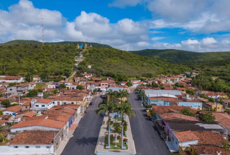 Ruy Barbosa tem nova eleição para prefeito neste domingo após inelegibilidade do vencedor de 2024. 15 1 10