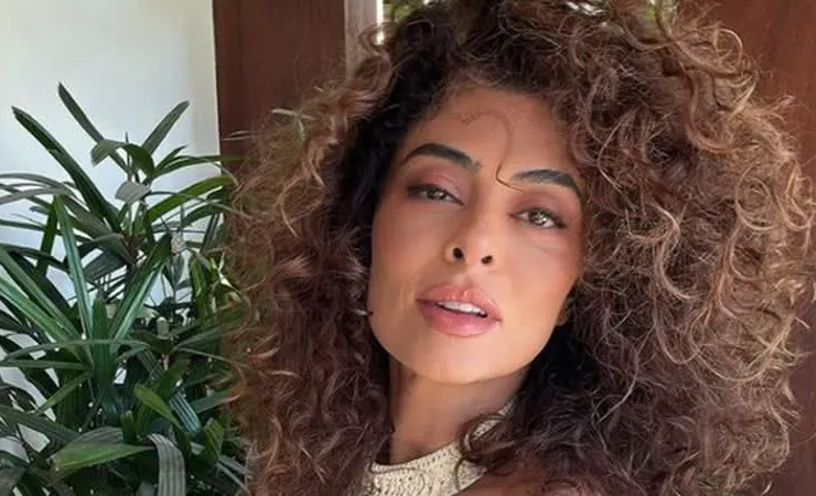 Juliana Paes alegra funcionários de restaurante com visita inesperada na Bahia. 29 1 49