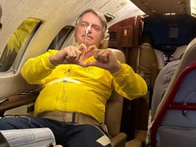 Bolsonaro passa por cirurgia em Brasília, e equipe médica prevê procedimento extenso 21 2 17