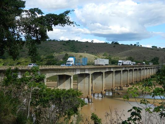 DNIT Desmente Bloqueio Total da Ponte do Rio Jequitinhonha na BR-101 4 DSCN0806