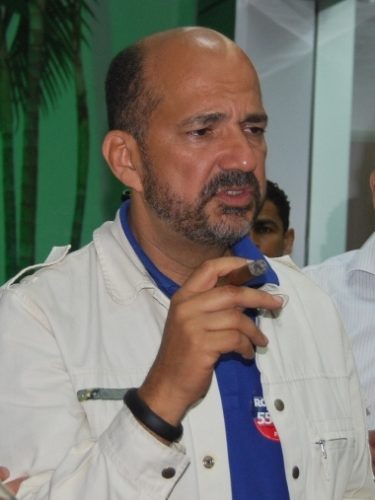 Justiça Federal Cassa os Direitos Políticos de Ex-Prefeito de Eunápolis por Irregularidades 12 Roberio e o charuto 2 Cpia Copia 1