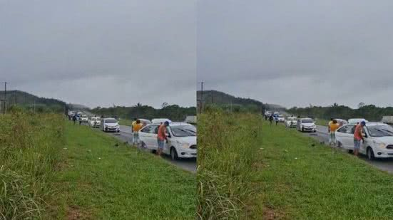 Pacientes de Itapebi enfrentam transtornos na BR-324 devido a buracos agravados pela chuva a caminho de exames em Salvador. 5 003 2