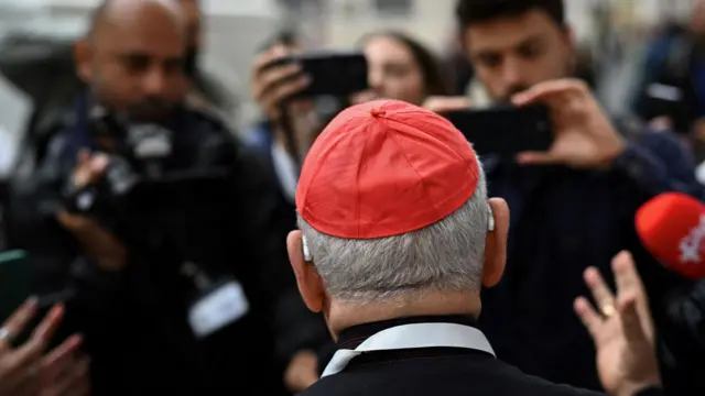 Conclave papal tem início hoje; brasileiro está entre os favoritos. 4 1 13