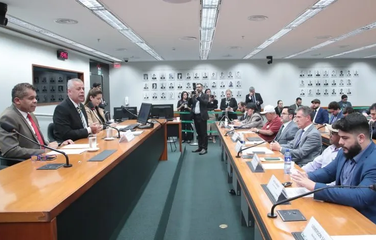 Tensão no Sul da Bahia: Produtores Rurais e Funai Trazem Conflitos Agrários para o Congresso 18 1 53