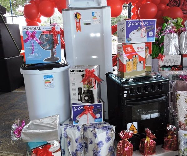 Festa das Mães da Prefeitura de Itapebi reúne a comunidade com sorteios 3 DSCN0742