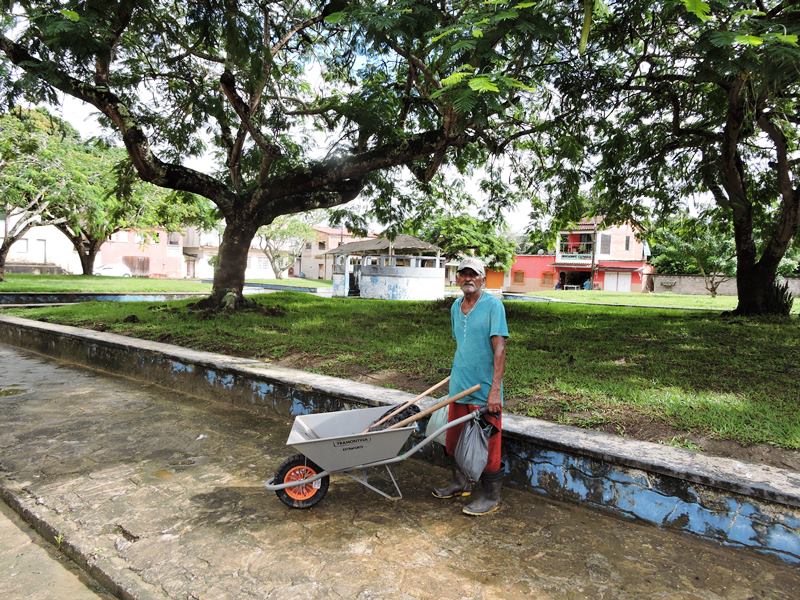 Dia do Gari: Profissionais que geram qualidade de vida com uma cidade mais limpa 1 DSCN0759