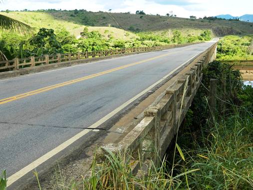 BR-101: Interdição de ponte no Jequitinhonha em Itapebi provoca transtornos e cancelamentos de viagens. 4 DSCN0830