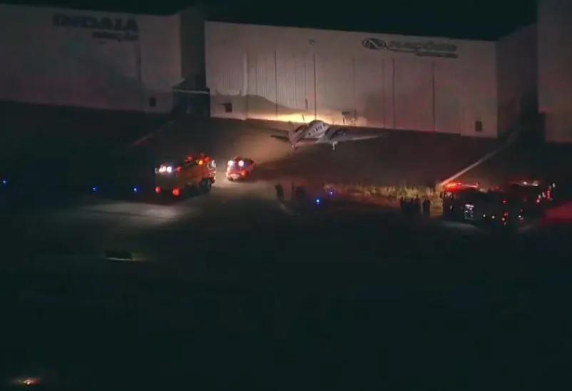 "Susto gigante": Avião com Lívia Andrade faz pouso de emergência em Jundiaí 1 Sem titulo 12