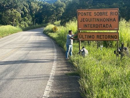 PRF Atualiza Situação da Ponte Interditada em Itapebi (BR-101) e Alerta para Desvio da Veracel 7 bloqueio ponte riojequitinhona 7