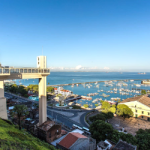 vista do elevador lacerda mercado modelo e baia de todos os santos salvador 2