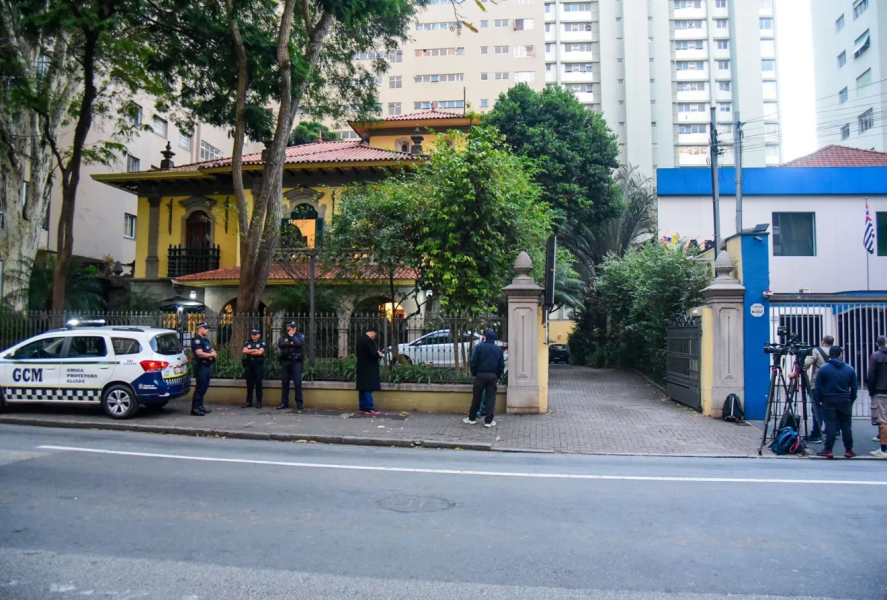 Francisco Cuoco: fãs e familiares se despedem em velório do ator 1 01 12