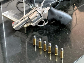 Agente Penitenciário é Preso em Eunápolis por Porte Ilegal de Arma em Bar 15 1 1