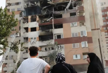 Ataque israelense atinge maior usina nuclear do Irã; Israel declara 'grandes danos' 30 1 34