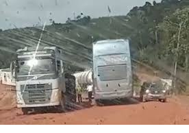 Comunidade de Santa Maria Eterna, no limite com desvios precários na Ponte do Jequitinhonha em Itapebi 5 1 4