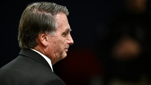 Bolsonaro Internado para Exames Abrangentes Após Mal-Estar 4 1 52
