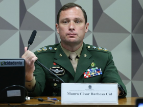 Mauro Cid acusa advogados de Bolsonaro de pressionarem sua família para barrar delação. 15 3 16