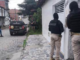 Polícia Civil e Gaeco deflagram operação contra autores de crimes em Eunápolis 27 003