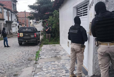 Polícia Civil e Gaeco deflagram operação contra autores de crimes em Eunápolis 21 003