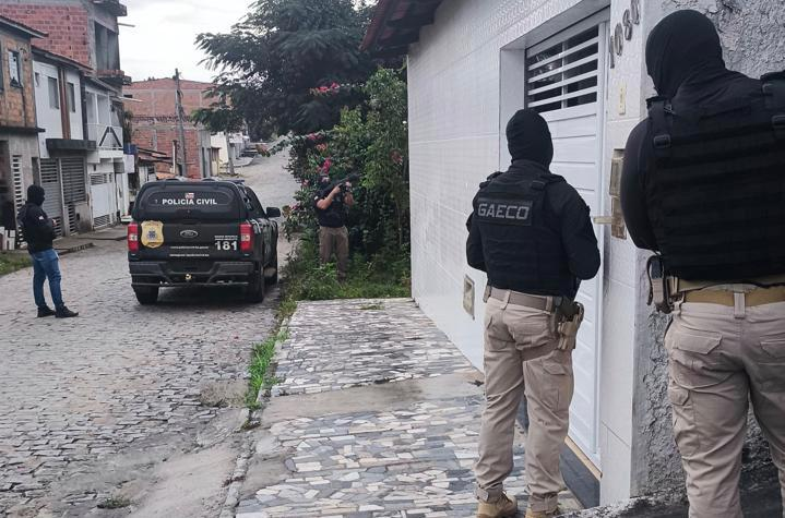 Polícia Civil e Gaeco deflagram operação contra autores de crimes em Eunápolis 30 003