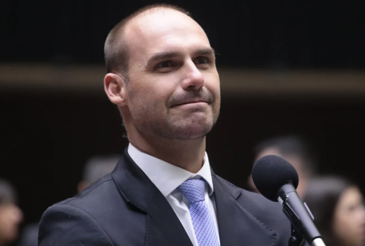 Com aval de Trump, Eduardo Bolsonaro ameaça Ministro Moraes. 3 01 5