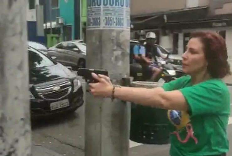 Foragida, Zambelli completa um mês na mira de Moraes e da Interpol 3 1 10