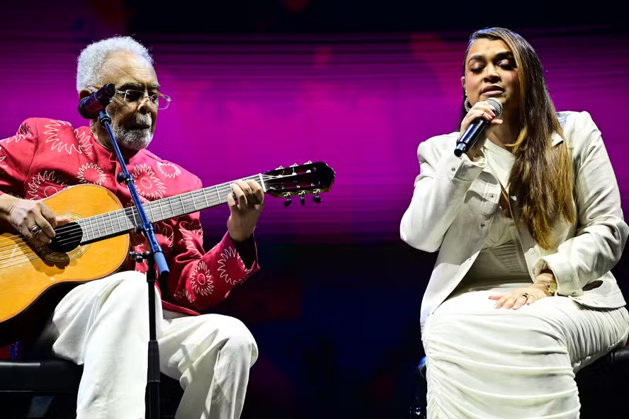 Gilberto Gil faz primeira homenagem a Preta após falecimento 1 2 31