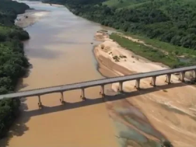 Fim da agonia: Ministro dá sinal verde e assina a ordem de serviço para a nova ponte sobre o Rio Jequitinhonha, em Itapebi 9 7 1