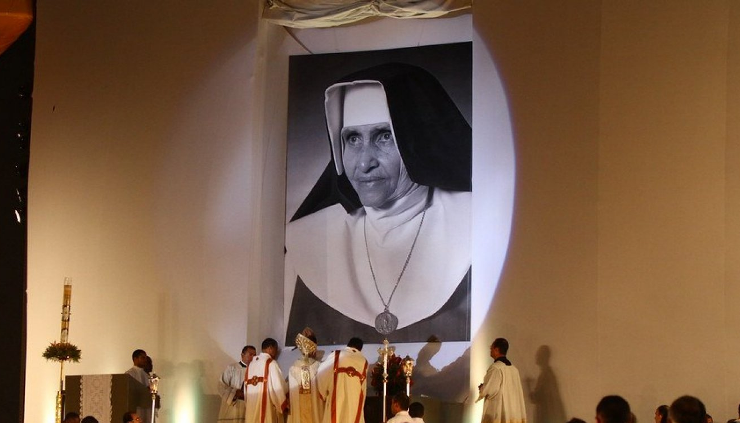 O legado de Irmã Dulce: como a primeira santa do Brasil transformou um galinheiro no maior complexo filantrópico da Bahia 6 1 33