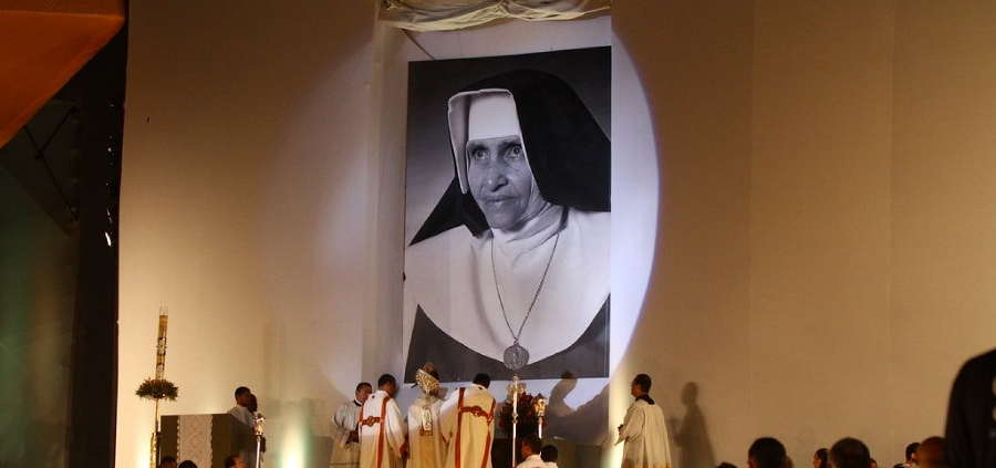 O legado de Irmã Dulce: como a primeira santa do Brasil transformou um galinheiro no maior complexo filantrópico da Bahia 1 1 33