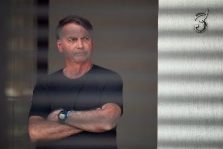 Justiça amplia monitoramento na área externa da casa de Bolsonaro 4 1 74