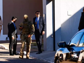 Justiça amplia monitoramento na área externa da casa de Bolsonaro 18 2 37