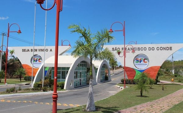 Prefeitura baiana abre seleção para 410 vagas com salários de até R$ 10 mil 4 2 9
