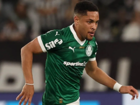 Vitor Roque reage no Palmeiras após "puxão de orelha" de Abel Ferreira 3 3 7