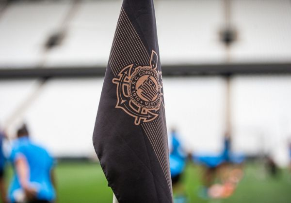 Corinthians surpreende e tenta adiar bônus de Memphis Depay; entenda a estratégia. 18 3 8