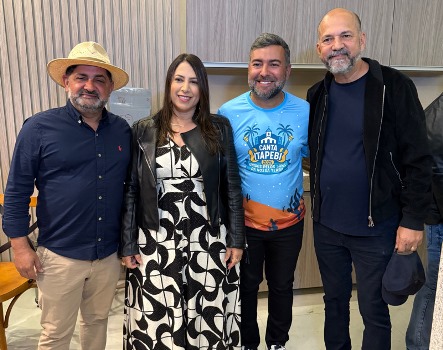 "Itapebi em Festa: Bloco 'Bota pra Virar' leva multidão às ruas e shows de Léo Santana e Toque Dez agitam a 38ª ExpoItapebi" 10 D288FB61 80F4 4E62 8624 5D57D25BDE2D