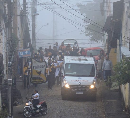 Aniversário de Itapebi é marcado por alvorada, missa e entrega de títulos honoríficos 27 DSCN0888