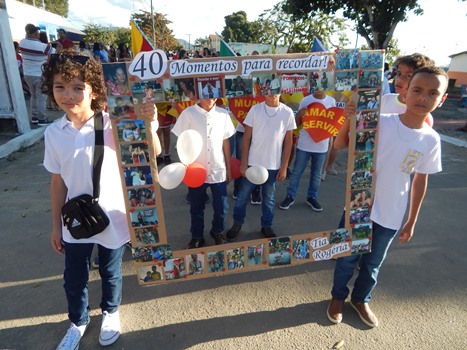 Centro Educacional Ativa desfila em homenagem a sua fundadora e aos 40 anos educando itapebienses 12 DSCN1273