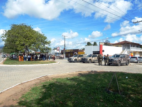 Sexta-feira de inaugurações e shows marcou as comemorações dos 67 anos de Itapebi 18 DSCN1367