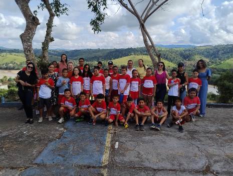 Centro Educacional Ativa desfila em homenagem a sua fundadora e aos 40 anos educando itapebienses 9 Imagem do WhatsApp de 2025 08 15 as 15.53.05 b6dc3b34 1