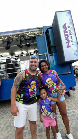 "Itapebi em Festa: Bloco 'Bota pra Virar' leva multidão às ruas e shows de Léo Santana e Toque Dez agitam a 38ª ExpoItapebi" 6 Imagem do WhatsApp de 2025 08 16 as 18.09.42 73b417b5